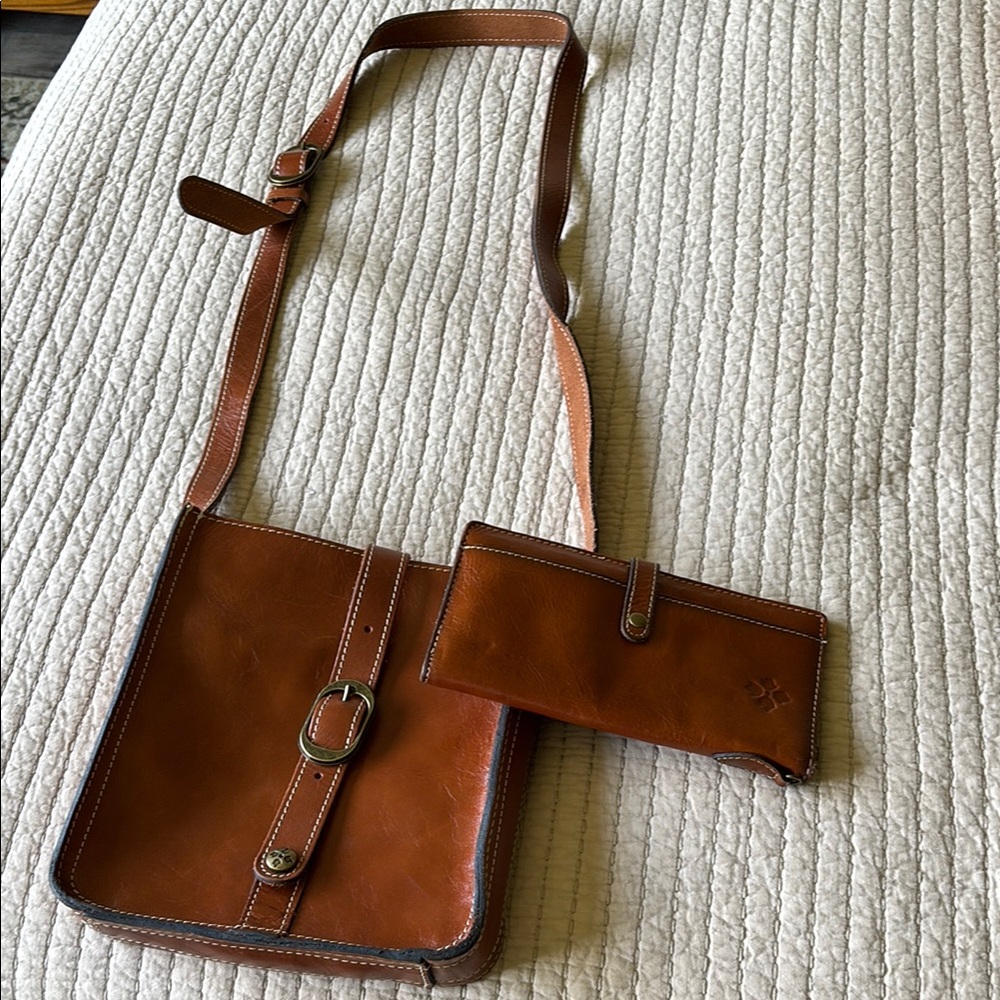 Patricia Nash Brown Leather Crossbody Bag with Vintage Charm